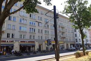 Eigentumswohnung im denkmalgeschützten Ensemble mit Aufzug und Erbbaurecht, Berlin-Friedrichshain – Die vollständige Adresse der Immobilie erhältst du vom Anbieter., 10243 Friedrichshain, Berlin – Vorschaubild 2