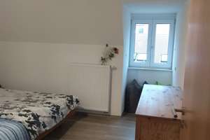 Stilvolle 2-Zimmer-DG-Wohnung mit EBK in Augsburg – Jakoberstraße 1, 86152 Jakobervorstadt-Nord, Augsburg – Vorschaubild 4