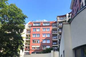 Zentrum: Wohnung mit Südloggia