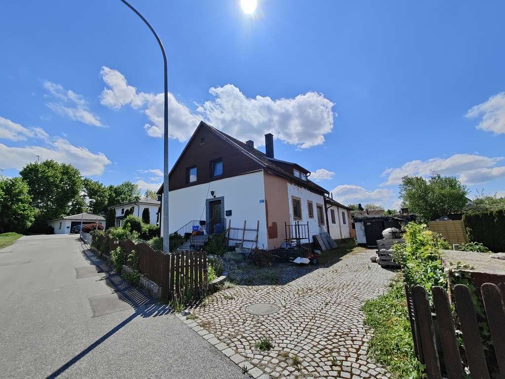 Immobilie in Schierling - Entkerntes Sanierungsjuwel auf 943m² Grundstück - Bild 0