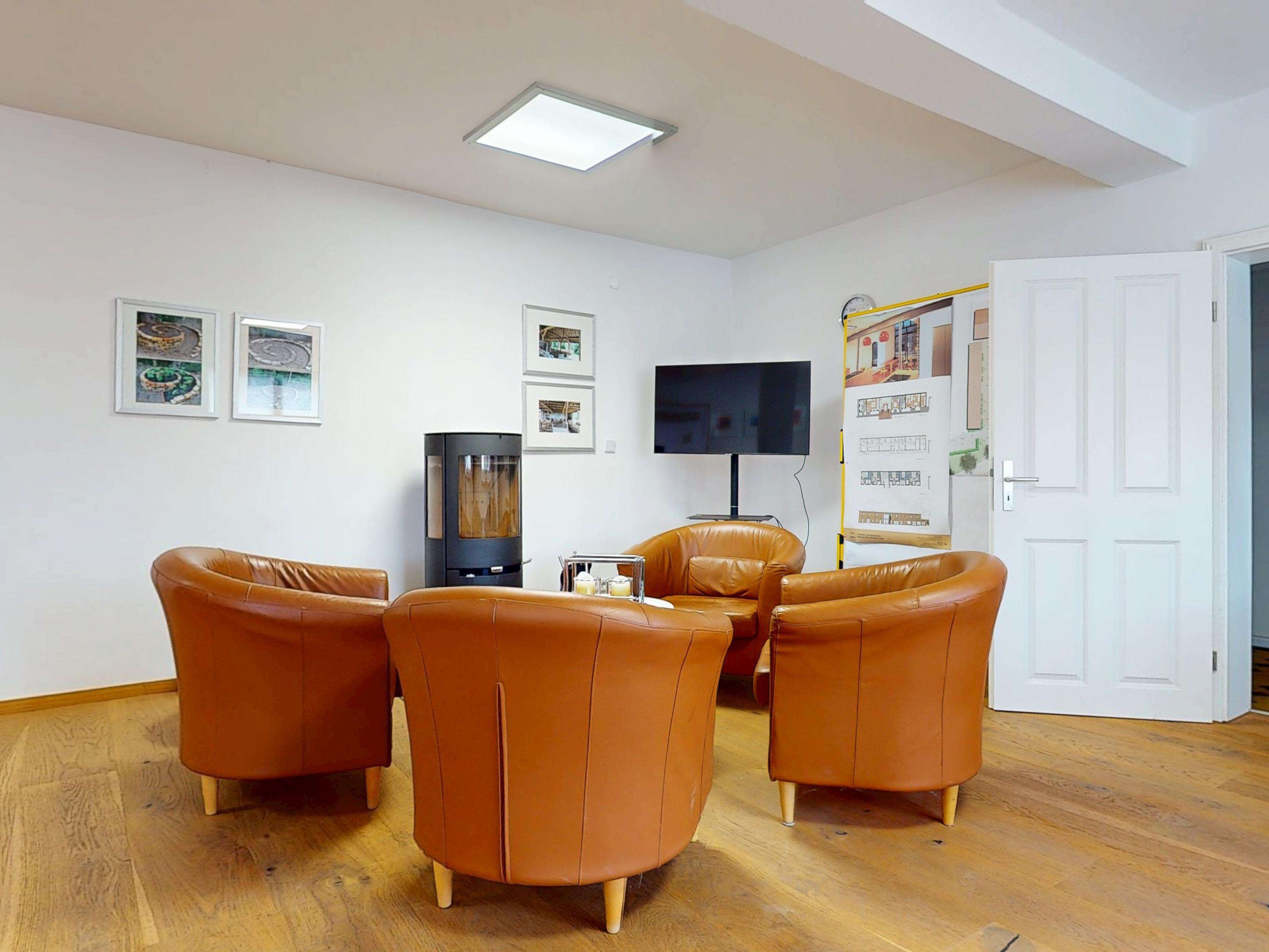 Immobilie in Niedergörsdorf - Vierseithof: Vielfältig nutzbar mit Scheune, Garage, Remise, Werkstatt, Stall und Garten - Bild 3