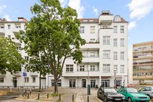 Bezugsfrei, vollmöbliert und smart ausgestattet - stilvolle Altbauwohnung nahe der TU Berlin – Die vollständige Adresse der Immobilie erhältst du vom Anbieter., 10587 Charlottenburg, Berlin – Vorschaubild 1