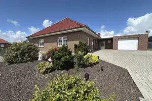 Neuwertiger Bungalow, auf einer Ebene, im NEU Zustand – Aurich (Kreis) – Vorschaubild 1