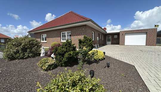 Bild von Neuwertiger Bungalow, auf einer Ebene, im NEU Zustand