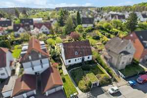 Charmantes Haus in hervorragender Lage mit Gartenidylle und zwei vermieteten Einheiten im DG – Ennepe-Ruhr-Kreis – Vorschaubild 1