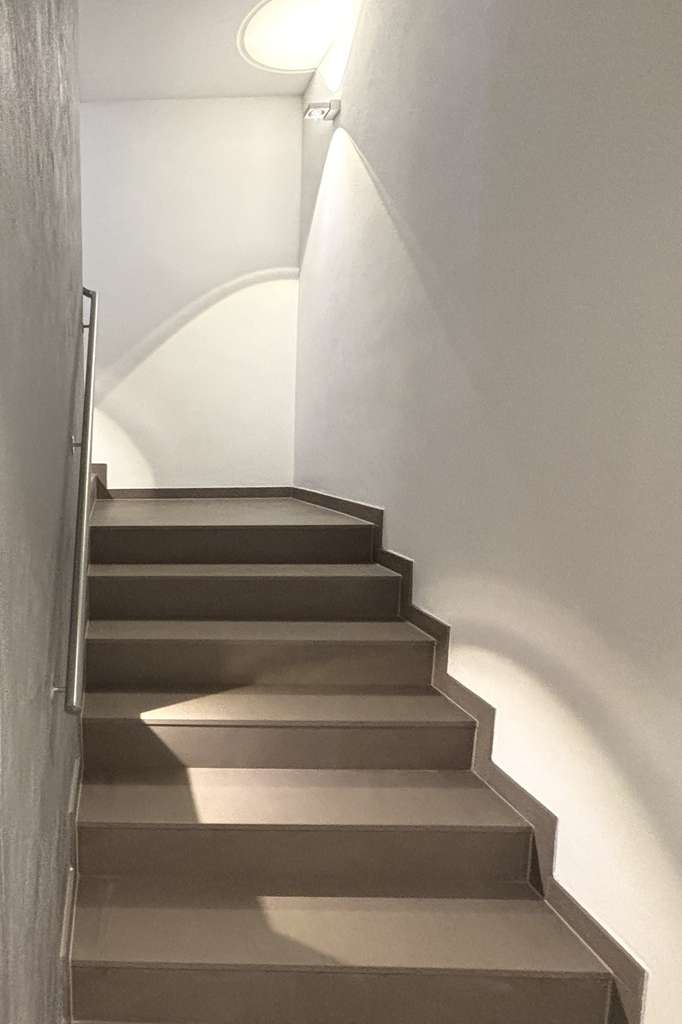 Immobilie in Ebringen - Licht, Luft, Raum - ein Haus mit besonderer Architektur! Durchdachte Villa zum Wohlfühlen mit Pool. - Bild 4