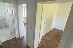 Helle Wohnungen mit Seniorenbadewanne und Balkon im grünen Zinkhüttenpark! – August-Thyssen-Straße 53, 47166 Duisburg – Vorschaubild 9