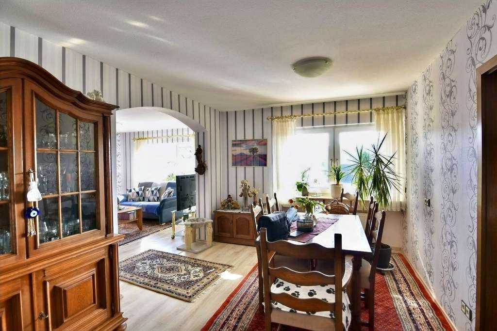 Immobilie in Hillscheid - 3-Parteienhaus in Hillscheid -- Perfekt für Kapitalanleger - Bild 2