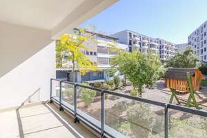 Lichtdurchflutetes Wohnambiente mit eleganter Loggia & moderner EBK