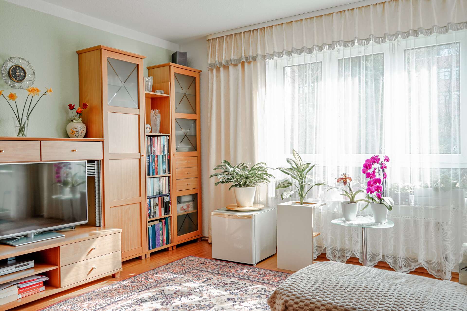 Immobilie in Eschborn - Charmante 1-Zimmer-Wohnung mit Loggia & Tiefgarage – Vermietetes Investment in attraktiver Lage - Bild 1