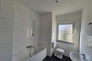 Anmieten und 500 EUR WM-Prämiengutschein sichern! Top moderne 2-Zimmer-Wohnung mit neuem Vinylboden – Mellinghofer Straße 68, 46047 Bermensfeld, Oberhausen – Vorschaubild 4