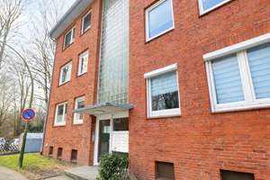 Schöne 2-Zimmer-Dachgeschoss-Wohnung inkl TG-Stellplatz nähe Flughafen -provisionsfrei-