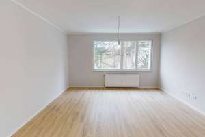 Frisch renovierte 4-Zimmer-Wohnung mit BALKON, moderner EBK und Tageslichtbad