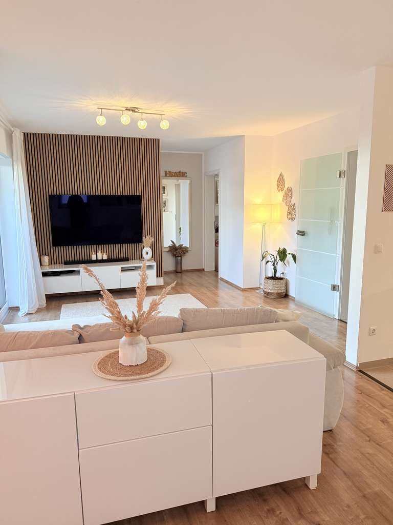Eigentumswohnung/ Moderne 3-Zimmer-Wohnung mit Terrasse und eigenem Eingang in Toplage von Paderborn