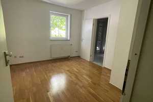 Ideal als Büro oder Wohnnutzung Nähe BMW und Knorr Bremse – Lerchenauer Straße 159A, 80935 München – Vorschaubild 1