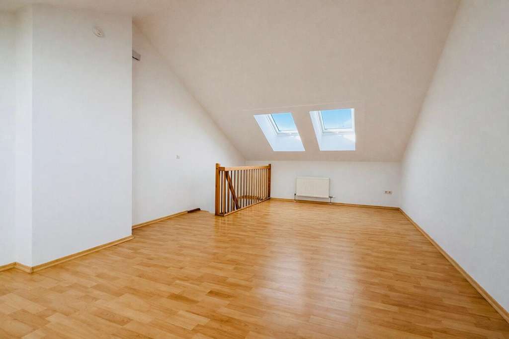 Immobilie in Moosthenning - Attraktive 2,5-Zimmer-Maisonettewohnung mit Balkon – nur 7 Min. zum BMW-Werk Dingolfing - Bild 4