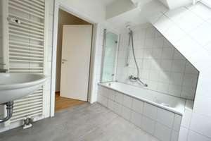 *moderne Balkonwohnung mit Tageslichtbad in grüner Lage* – Gustav-Nachtigal-Str. 11, 45357 Gerschede, Essen – Vorschaubild 8