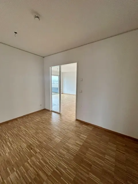 Helle Wohnung mit großer Dachterrasse - Photo 1