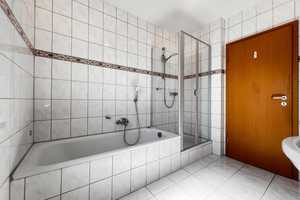 Eulenbis - 5 ZKB, 2 Bäder, 2 Carports, Garten, 3 Balkone – Kaiserslautern (Kreis) – Vorschaubild 13