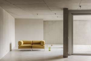 Architektenloft von Brandlhuber+ Muck Petzet: Sichtbeton, offene Edelstahlküche, Westterrasse – Aaron Bernstein Platz 2, 10117 Mitte (Ortsteil), Berlin – Vorschaubild 1