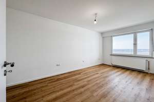 ERSTBEZUG NACH SANIERUNG - 2-Zi.-Wohnung mit Weitblick in Augsburg – Die vollständige Adresse der Immobilie erhältst du vom Anbieter., 86161 Wolfram-und Herrenbachviertel, Augsburg – Vorschaubild 4