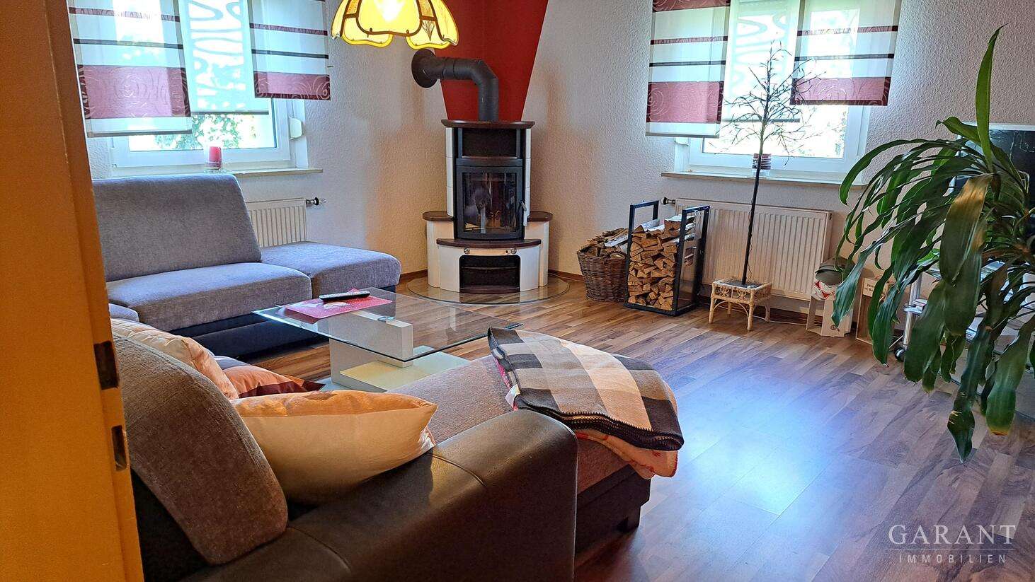 Immobilie in Konradsreuth - Vielseitiges Zweifamilienhaus mit großem Grundstück in ruhiger Lage von Konradsreuth - Bild 3