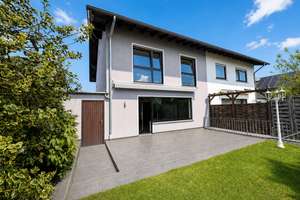 Schönes Zuhause mit viel Platz in Neu-Anspach – Die vollständige Adresse der Immobilie erhältst du vom Anbieter., 61267 Neu-Anspach – Vorschaubild 1