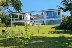 Lichtdurchflutetes Architektenhaus mit Einliegerwohnung und großem Grundstück! – Main-Tauber-Kreis – Vorschaubild 1