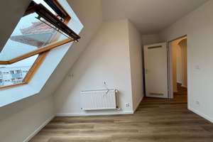 Großzügige, bezugsfreie 3-Zimmer-Maisonette-Dachgeschosswohnung mit Flair im charmanten Altbau! – Kurfürstenstraße 55, 12105 Mariendorf, Berlin – Vorschaubild 16