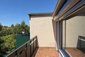 Dachgeschosswohnung mit großer Sonnenterrasse – Die vollständige Adresse der Immobilie erhältst du vom Anbieter., 12209 Lichterfelde, Berlin – Vorschaubild 3