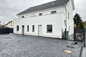 Moderne Doppelhaushälfte mit Garten, Terrasse und zwei Balkonen – Wendhäuser Weg 12, 38108 Volkmarode, Braunschweig – Vorschaubild 2