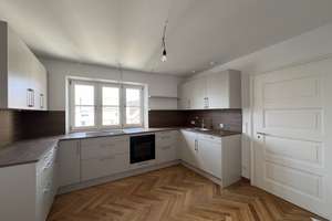 Exklusiv sanierte 2,5‑Zimmer‑DG‑Altbauwohnung mit Südbalkon in Bestlage Maxvorstadt – Georgenstraße 86, 80798 Neuschwabing, München – Vorschaubild 7