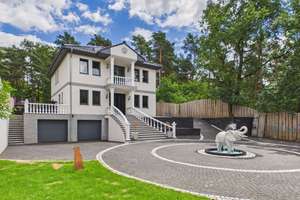 Spaciousness. Privacy. Quality of life — An exceptional estate on Kolberg