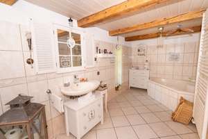 Idylle pur! Saniertes Einfamilienhaus mit historischem Flair und traumhaftem Garten – Die vollständige Adresse der Immobilie erhältst du vom Anbieter., 79787 Lauchringen – Vorschaubild 8