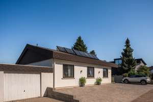 Exklusiver freistehender Bungalow mit Einliegerwohnung, Fernblick, Doppelgarage & großem Garten – Krappelroth 29, 66839 Schmelz – Vorschaubild 39