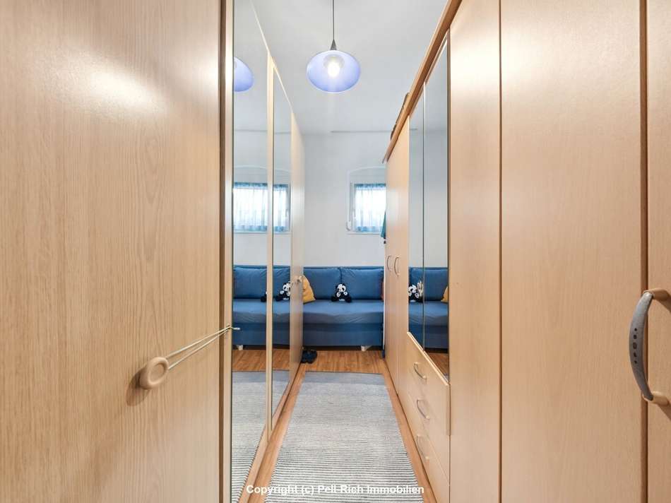 Ankleidezimmer Vorderhaus EG