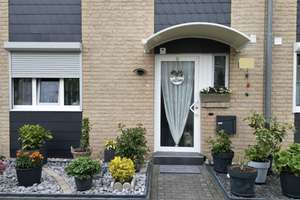 Krefeld - Benrad : Schönes Reihenmittelhaus mit Garten und Stellplatz in Familienfreundlicher Lage 