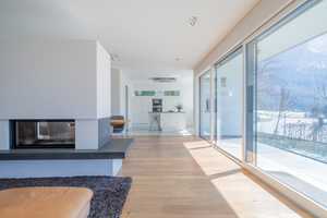 Architektur trifft Alpenblick: Exklusives Familiendomizil im Chiemgau mit Almhütte und Schwimmteich – Traunstein (Kreis) – Vorschaubild 1