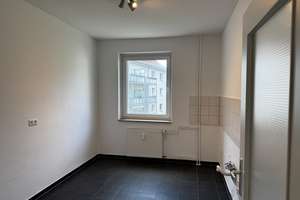 3 helle Zimmer in ruhiger Lage - schnell sein lohnt sich! – Walkürenring 52, 38106 Nordstadt, Braunschweig – Vorschaubild 2