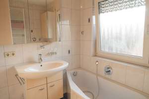 Sonnige Dachgeschoss-Oase mit PV-Anlage und Balkon – Die vollständige Adresse der Immobilie erhältst du vom Anbieter., 73614 Schorndorf – Vorschaubild 16