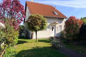 Modernes und historisches Ein- und Zweifamilienhaus auf einem Grundstück in Bestlage von Weiterstadt