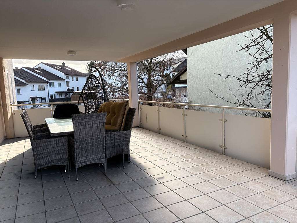 Immobilie in Ingersheim - Kurzfristig beziehbar: gepflegte 4-Zimmer-ETW mit XXL-Terrasse, Einbauküche  und Stellplatz - Bild 4