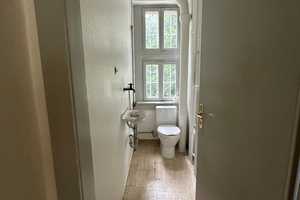 Zweistöckiges Einfamilienhaus mit sechs Zimmern – Frankfurt am Main – Vorschaubild 5