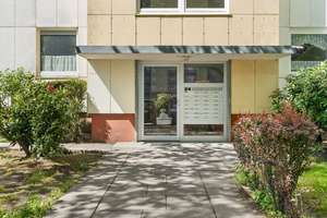Mehr Raum für Ihre Familie - helle 4-Zimmer-Wohnung mit West-Balkon, Aufzug und Außenstellplatz – Die vollständige Adresse der Immobilie erhältst du vom Anbieter., 22145 Rahlstedt, Hamburg – Vorschaubild 4