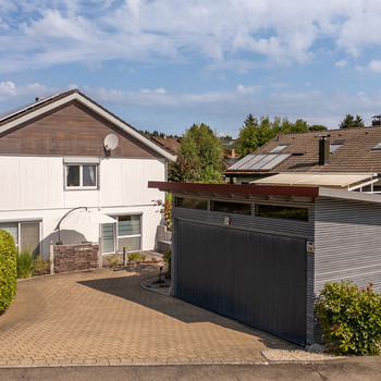 Modernes Wohnen mit Stil - 
energieeffizientes EFH in Vogt mit zahlreichen Ausstattungshighlights