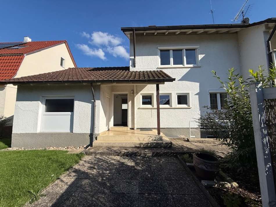 Hausrückansicht m. Terrasse