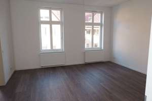 Loggia u. Balkon: neuwertige 3,5-Zimmer Porta Hausberge ZENTRAL – Hauptstraße 45, 32457 Porta Westfalica – Vorschaubild 2