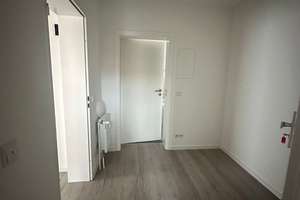 Frisch renovierte 2 1/2 Zimmerwohnung im Herzen von Elsey!