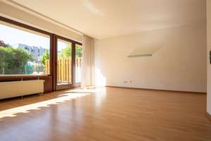 Wohnen auf vier Ebenen: Reihenhaus mit Garten, Sauna und Dachterrasse in Gonsenheim