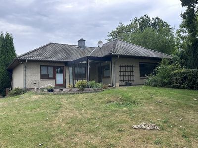 Zentraler Bungalow mit Bachlauf